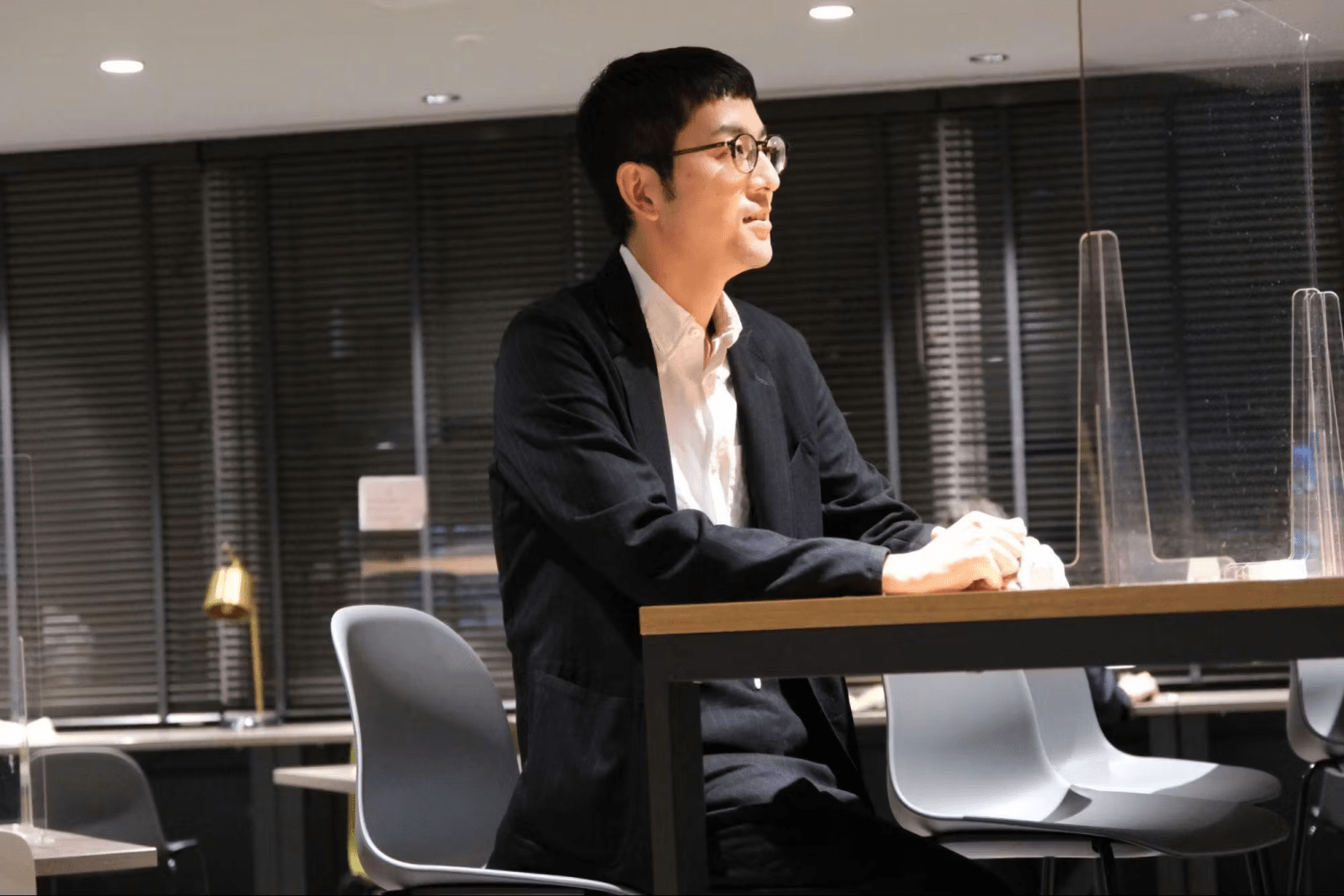 三越伊勢丹のSTAFF START活用について語るインタビュー