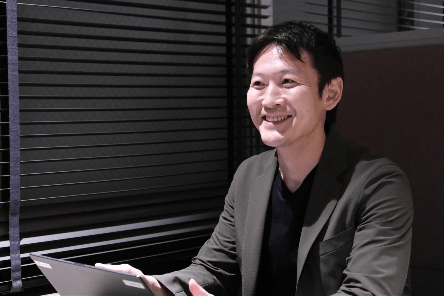 三越伊勢丹 担当者へのインタビュー風景