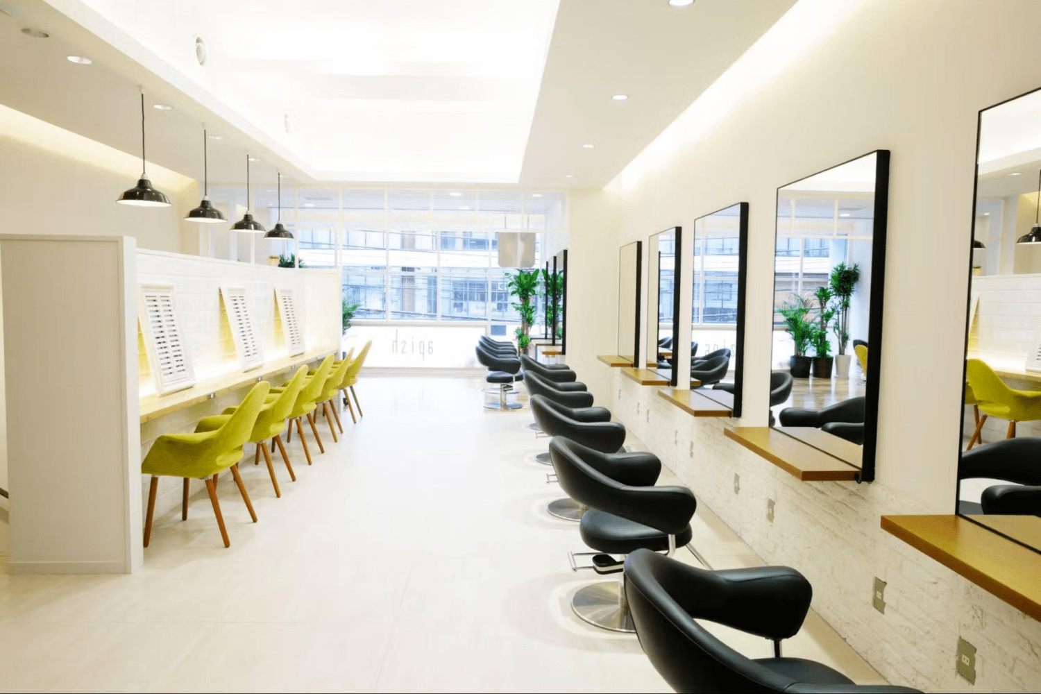ヘアサロンapishの店内風景
