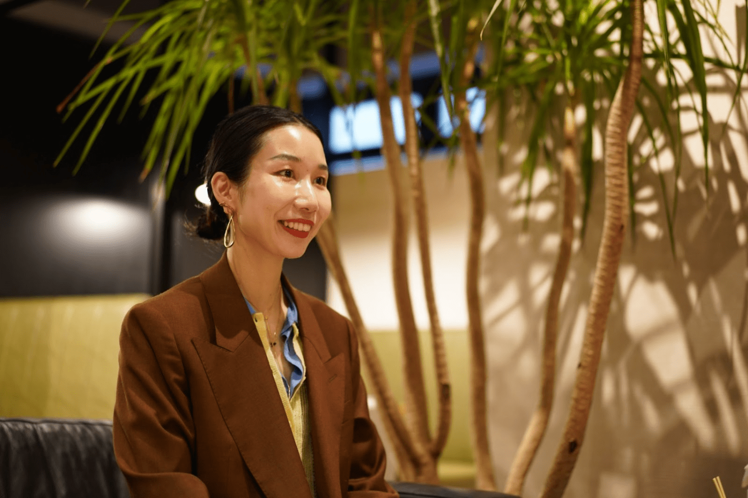 トゥモローランドスタッフ仁藤はるかさんのインタビュー風景